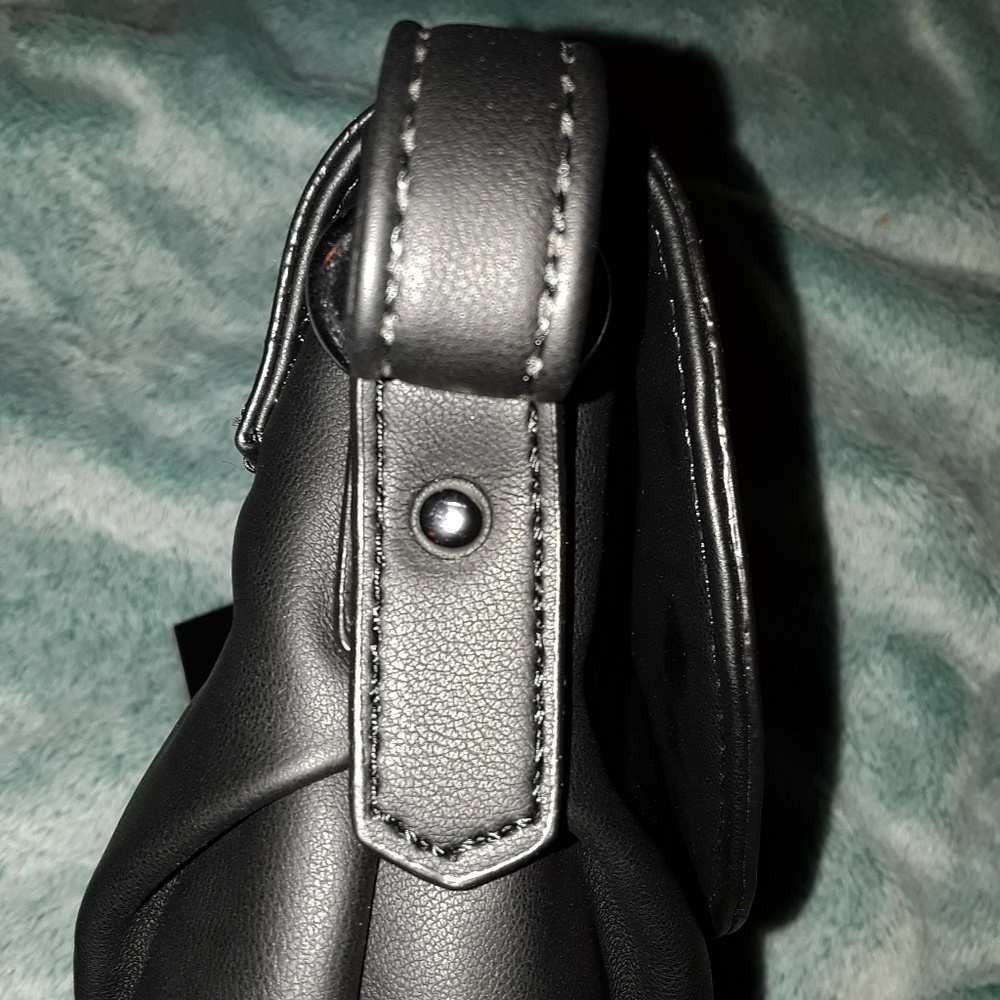 Soft Black Tuck & Loop Crossbody Purse Bag - Picture 4 of 8
